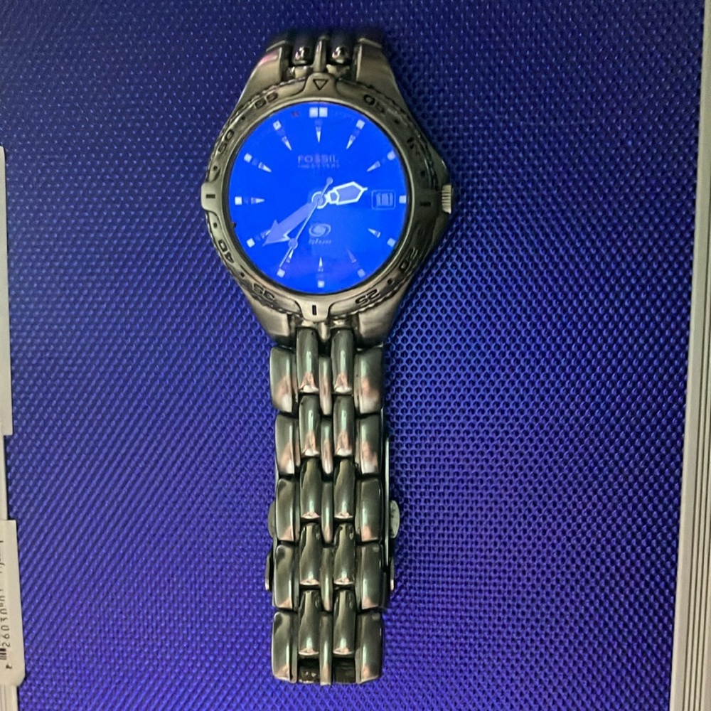Fossil Silver and Blue Smartwatch with Elegant Design
